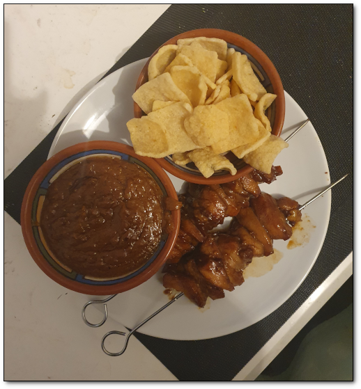 Sat&eacute; Ajam met zelfgemaakte sat&eacute;saus