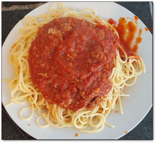 Spaghetti met zelfgemaakte Italiaanse pastasaus