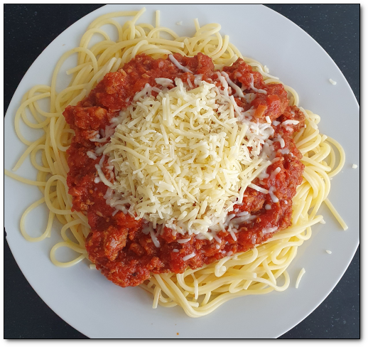 Spaghetti met zelfgemaakte Italiaanse pastasaus